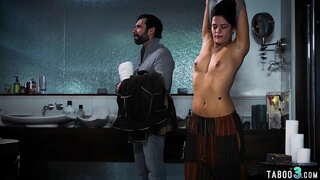 Busty genç becerdin kabaca tarafından perv lendlord exchange bir ücretsiz oda