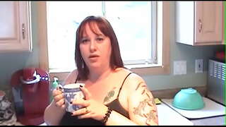 Доведен син не може &amp;#039;т се изправи, така че Мама чука си ремарке