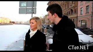 Poderoso cara bate quente de mel