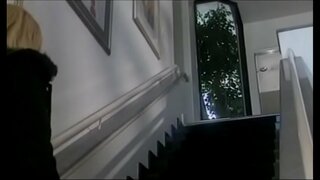 Satis calidum et tentantes flava parvulus cum magnis amphoris Brittney Skye fecit dudus accipiens imber exercitio eius